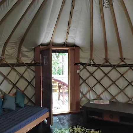 Tente de luxe Yourte La Pauzette Boussenac